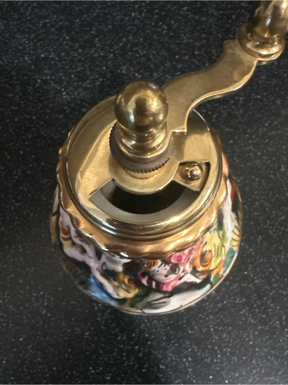 Italian Capodimonte Porcelain Brass Pepper Grinder & Salt Shaker Set Vintage - Picture 4 of 5